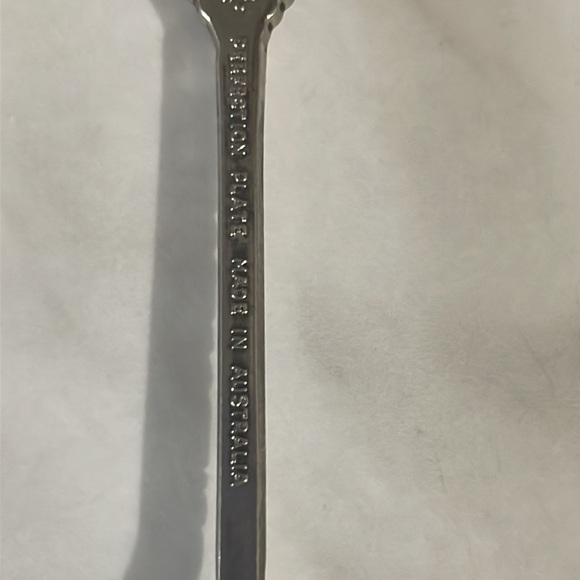 Vintage Canada’s Wonderland Silver Plated Spoon - Picture 6 of 7
